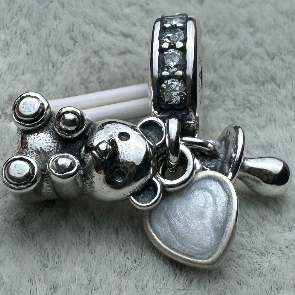 Charm Colgante Triple Oso, Corazón Y Chupón