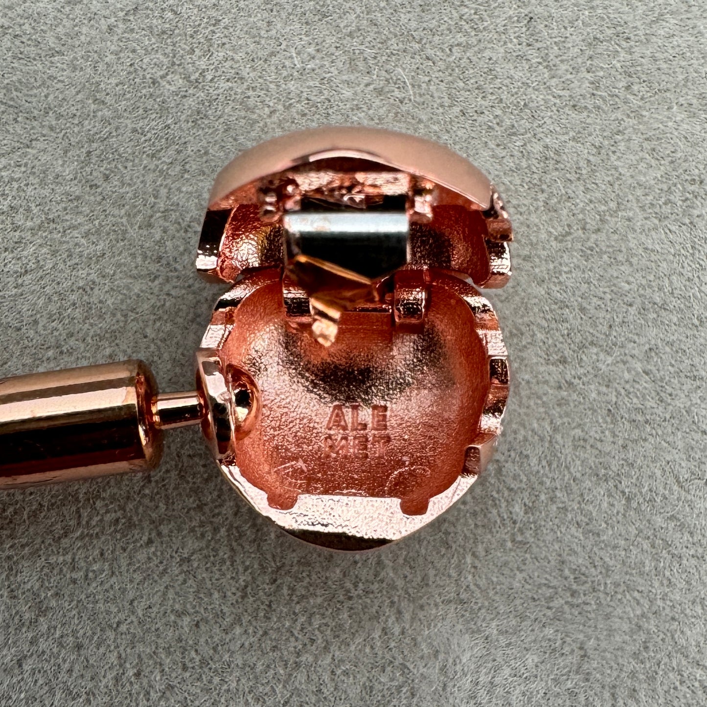 Brazalete Flexible Cierre Corazón Baño Rosa