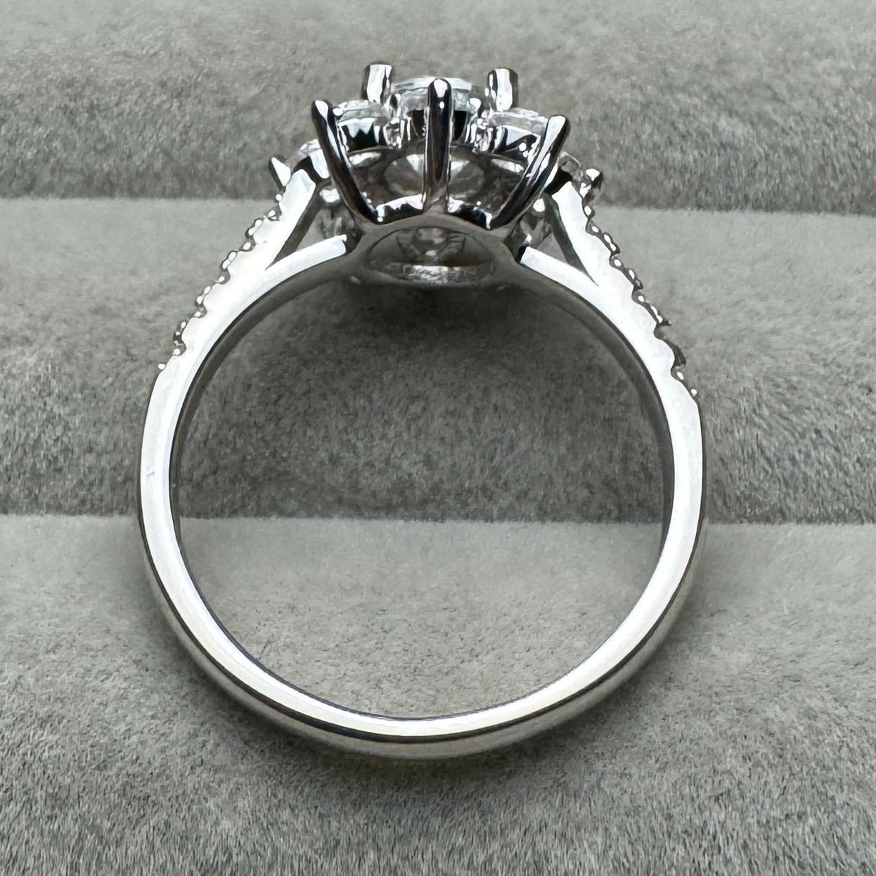 Anillo Flor 8 Lados Moissanita
