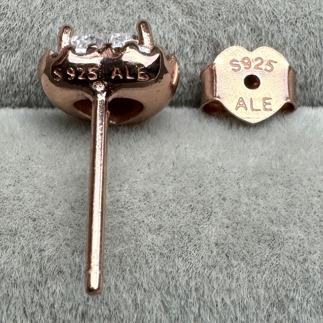 Aretes Corazón Nivelado Baño Rosa