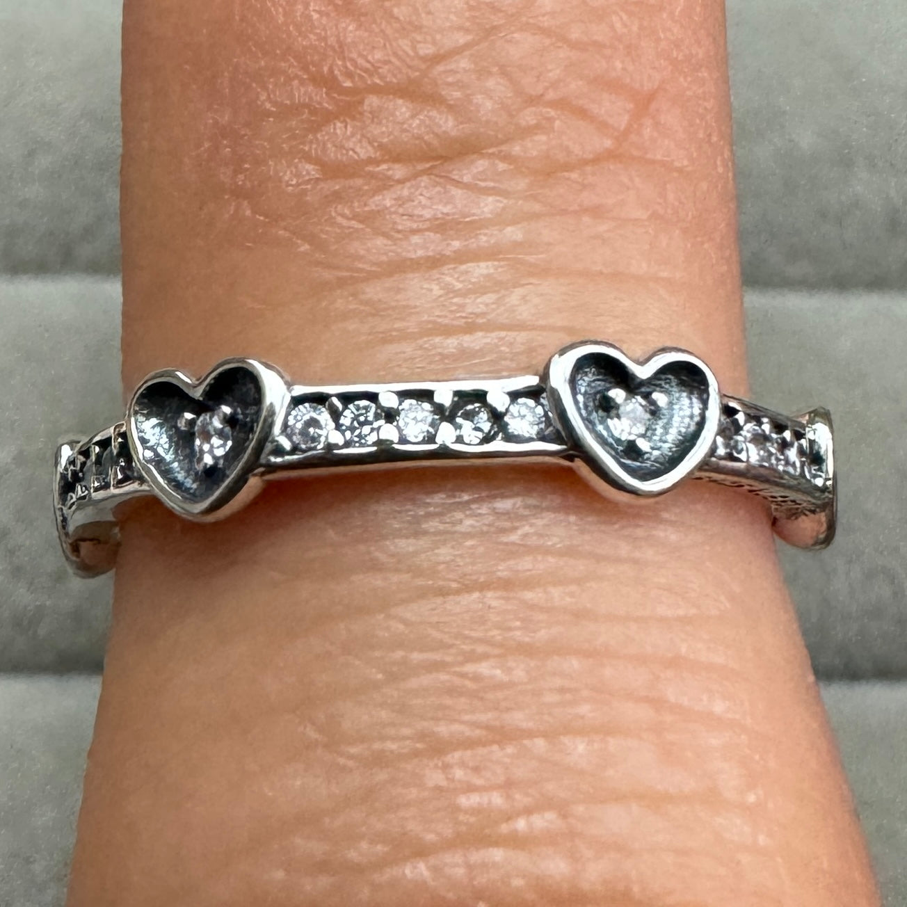 Anillo Corazones Radiantes Brillantes