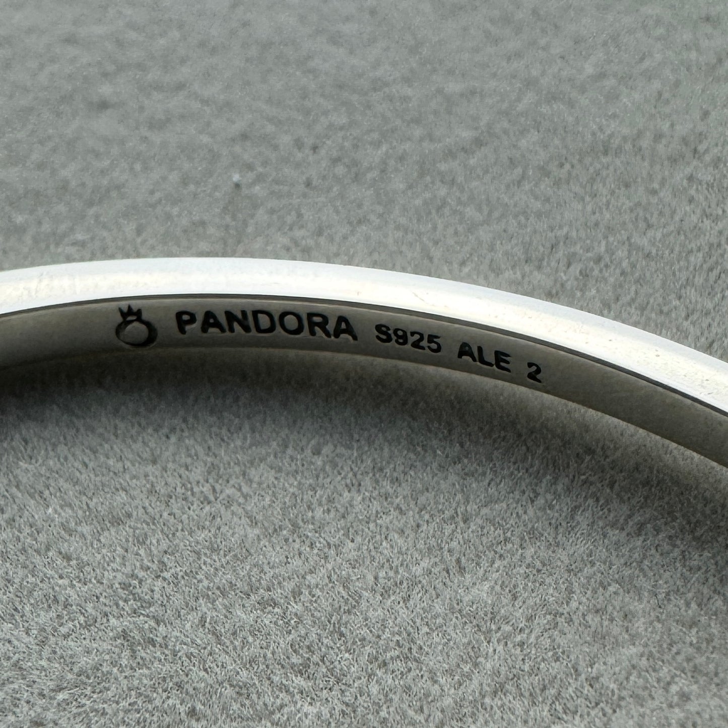 Brazalete Rígido Entrelazado