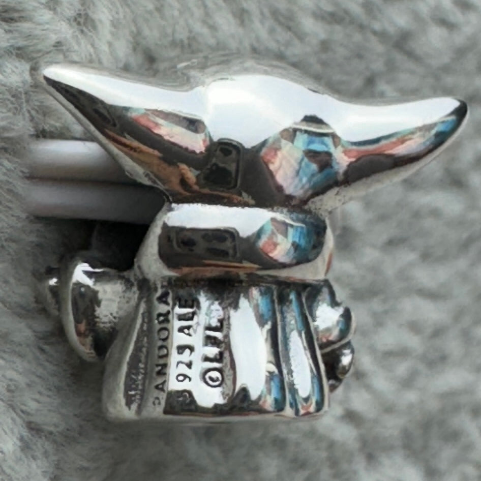 Charm Baby Yoda Star Wars Disney