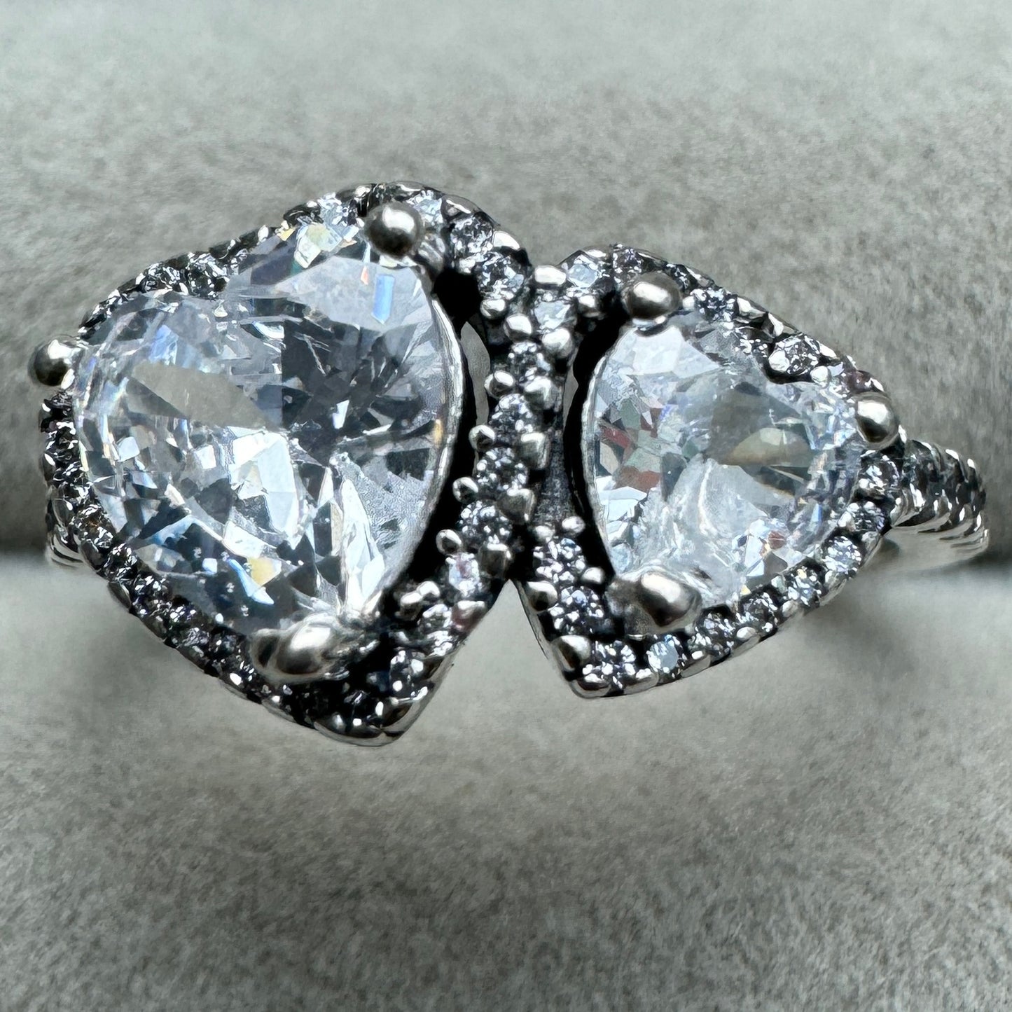 Anillo Halo Corazones Transparentes Brillantes