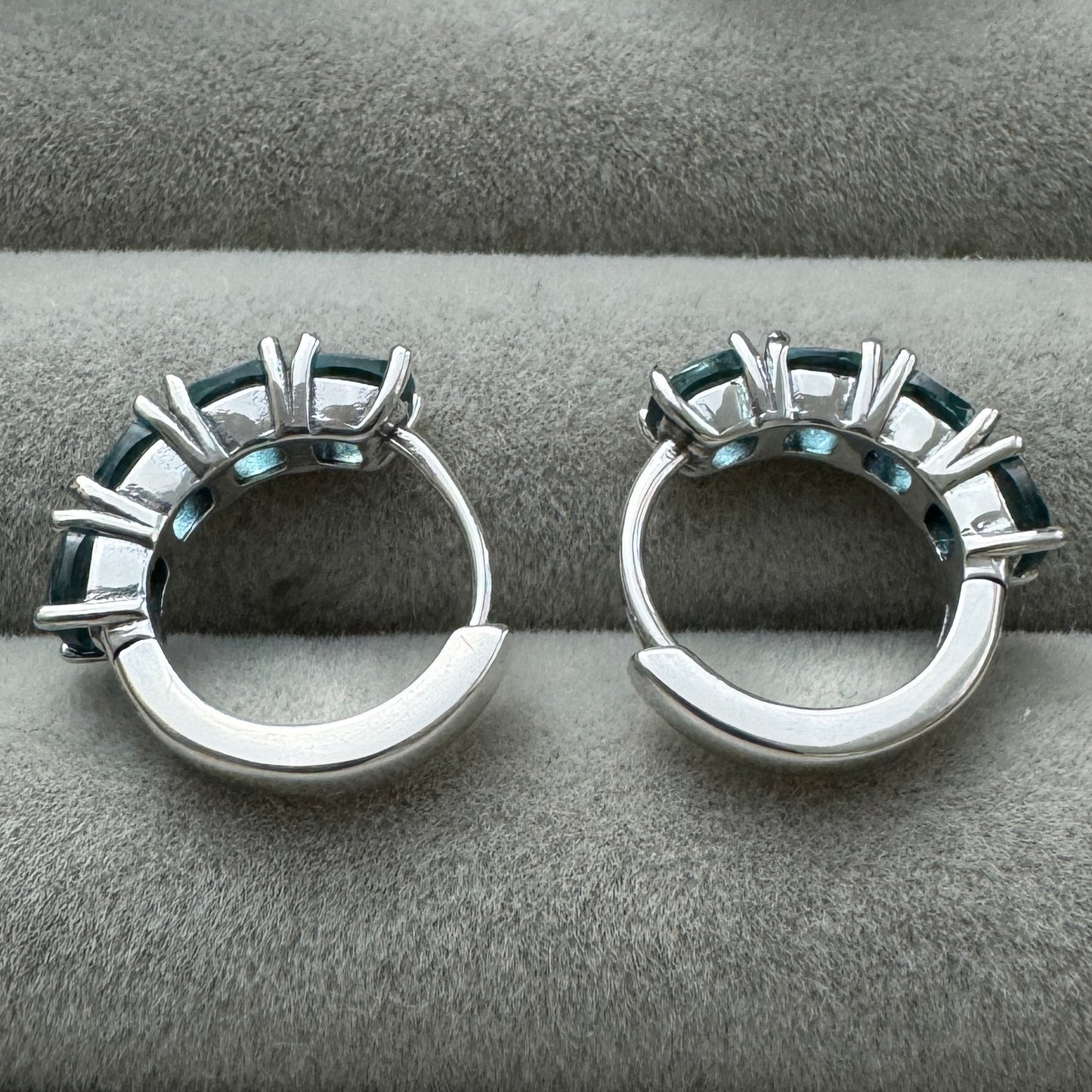 Aretes De Aro Azul Claro