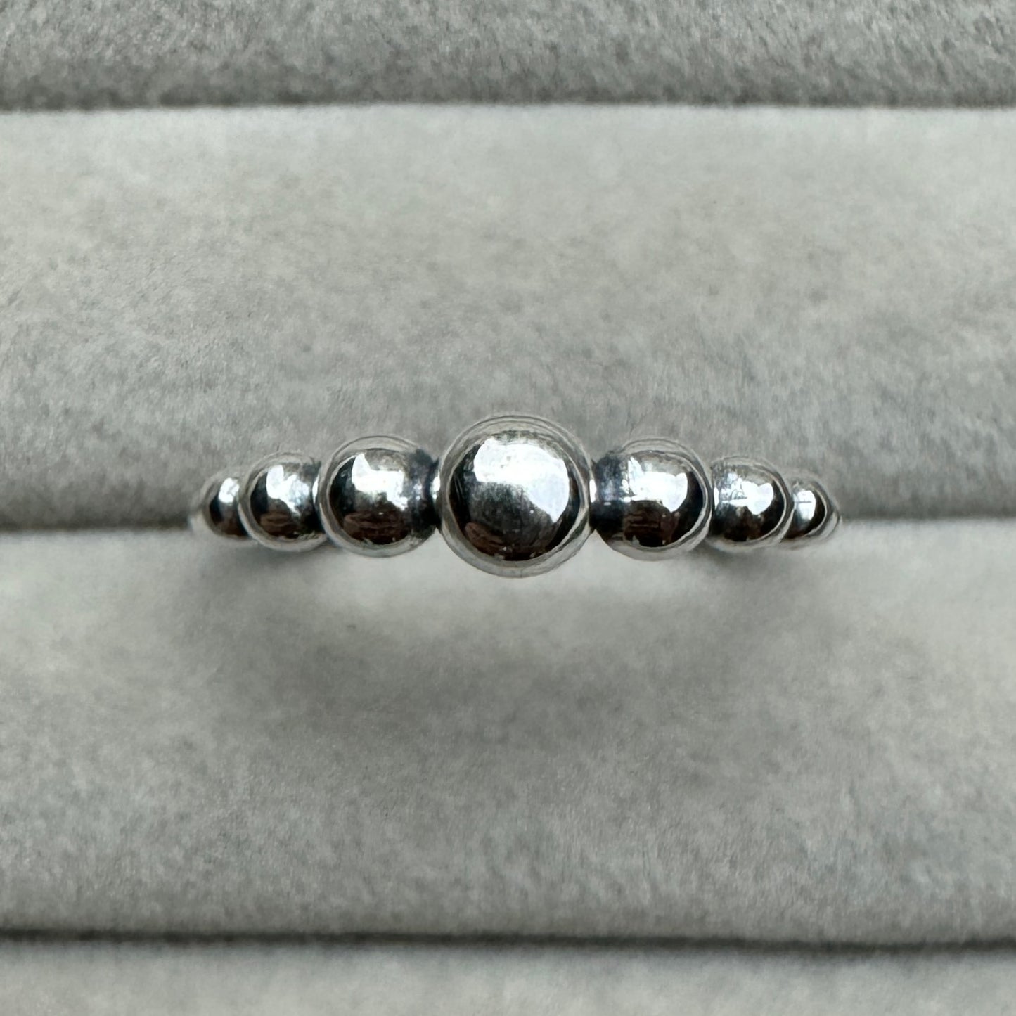 Anillo Bolitas