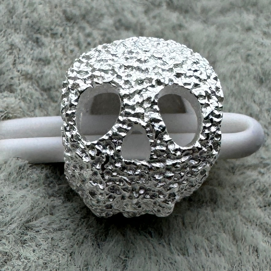 Charm Mini Calavera Texturizada