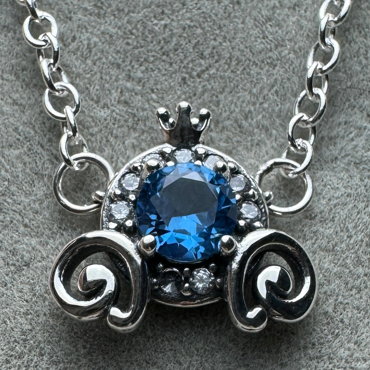 Collar Carruaje De La Princesa Cenicienta Disney 45 cm (Ajustable A 43 y 41 cm)