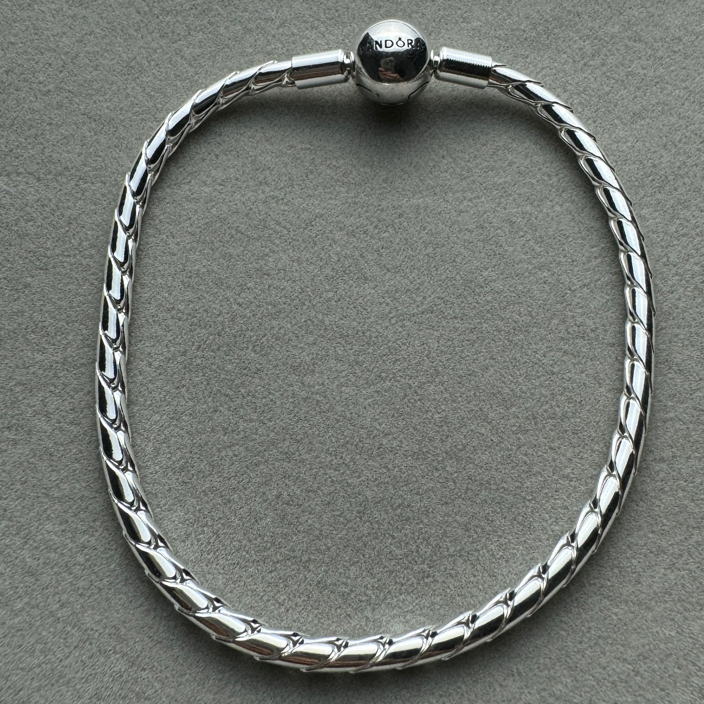 Brazalete Flexible Entrelazado