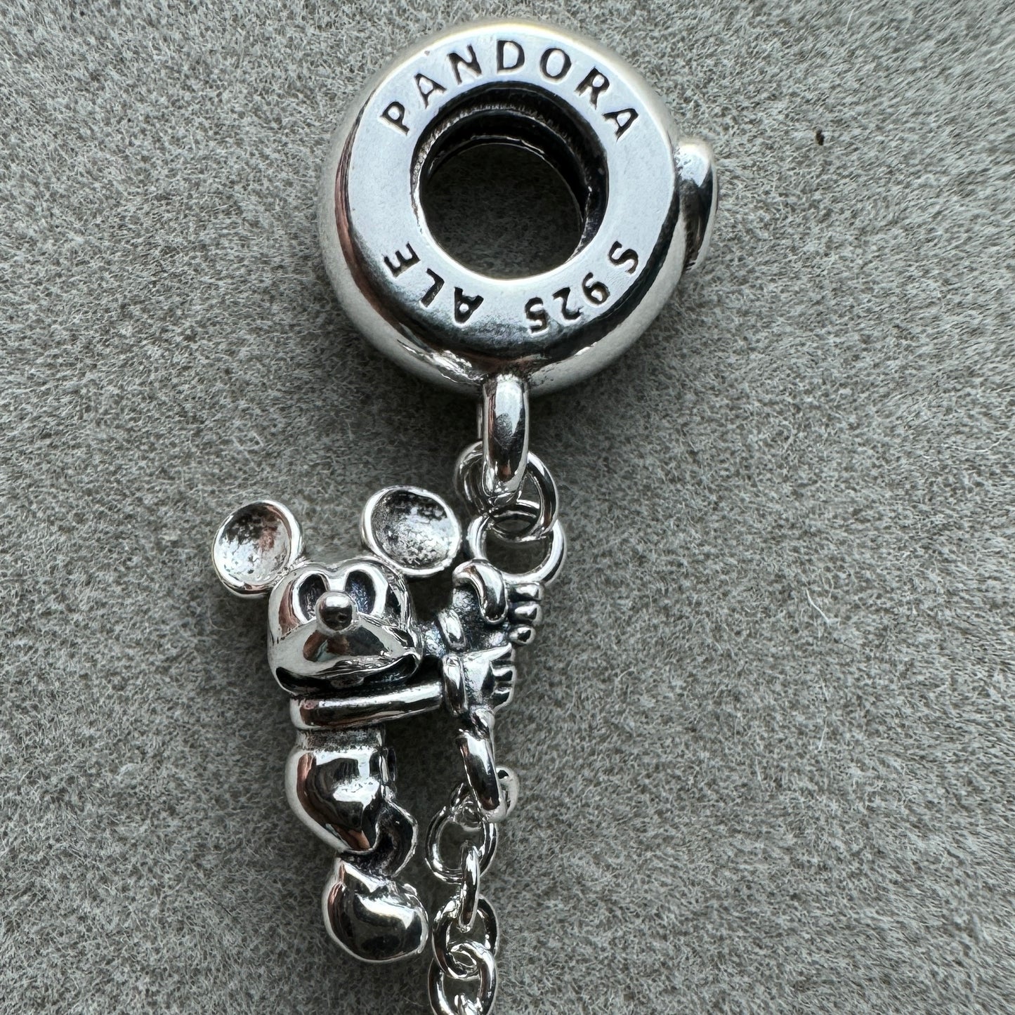 Cadena De Seguridad Mickey Escalador Disney Pandora Vista Del Mickey