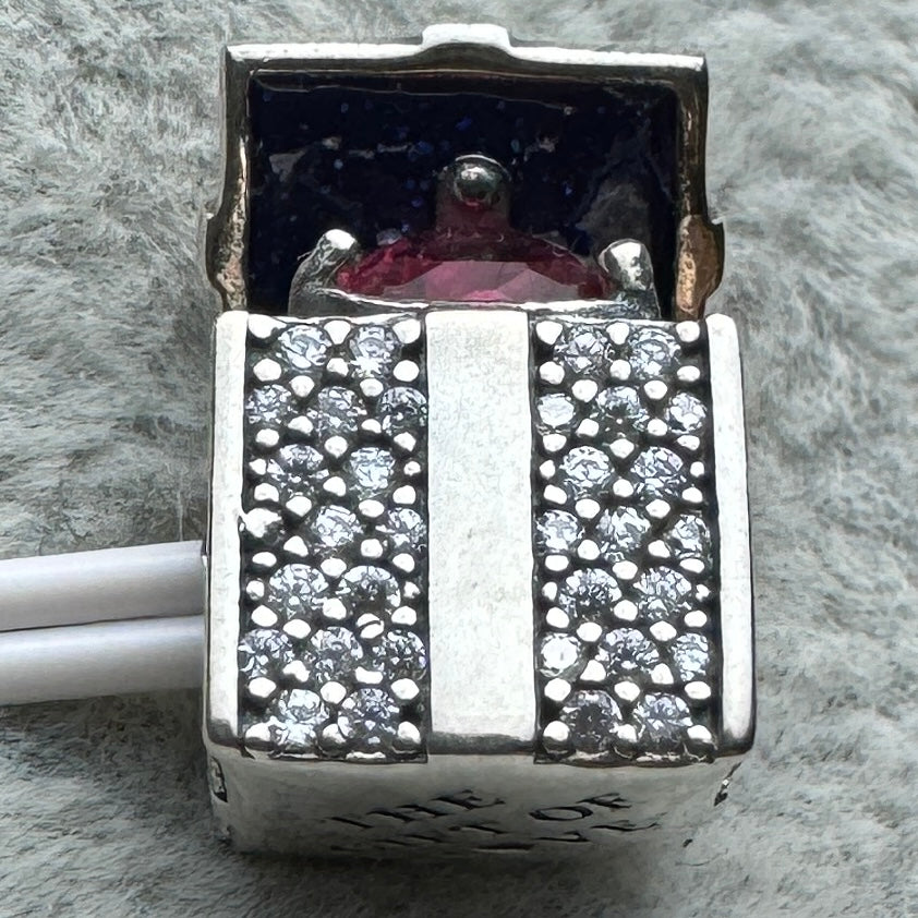 Charm Caja De Regalo Brillante Pandora 1
