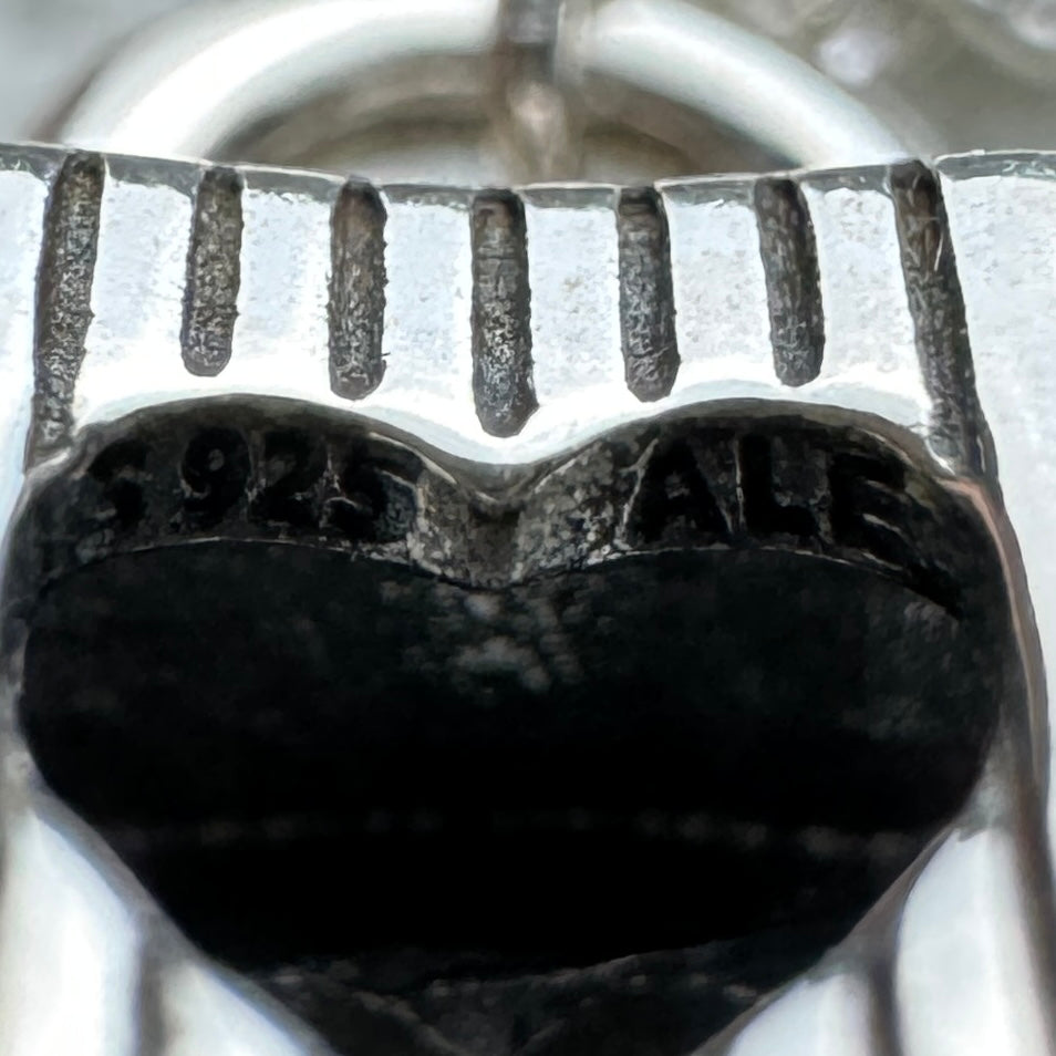 Charm Candado Y Llave Que Se Mueve Pandora Vista Desde Adentro