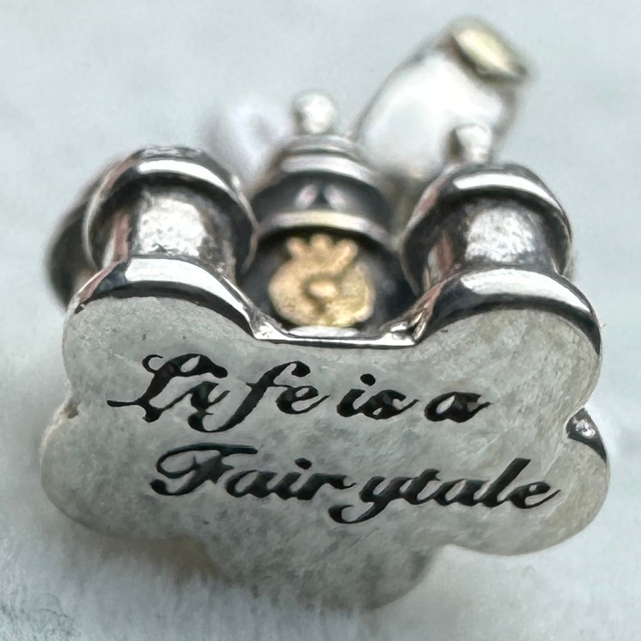 Charm Castillo Pandora Vista Desde Abajo