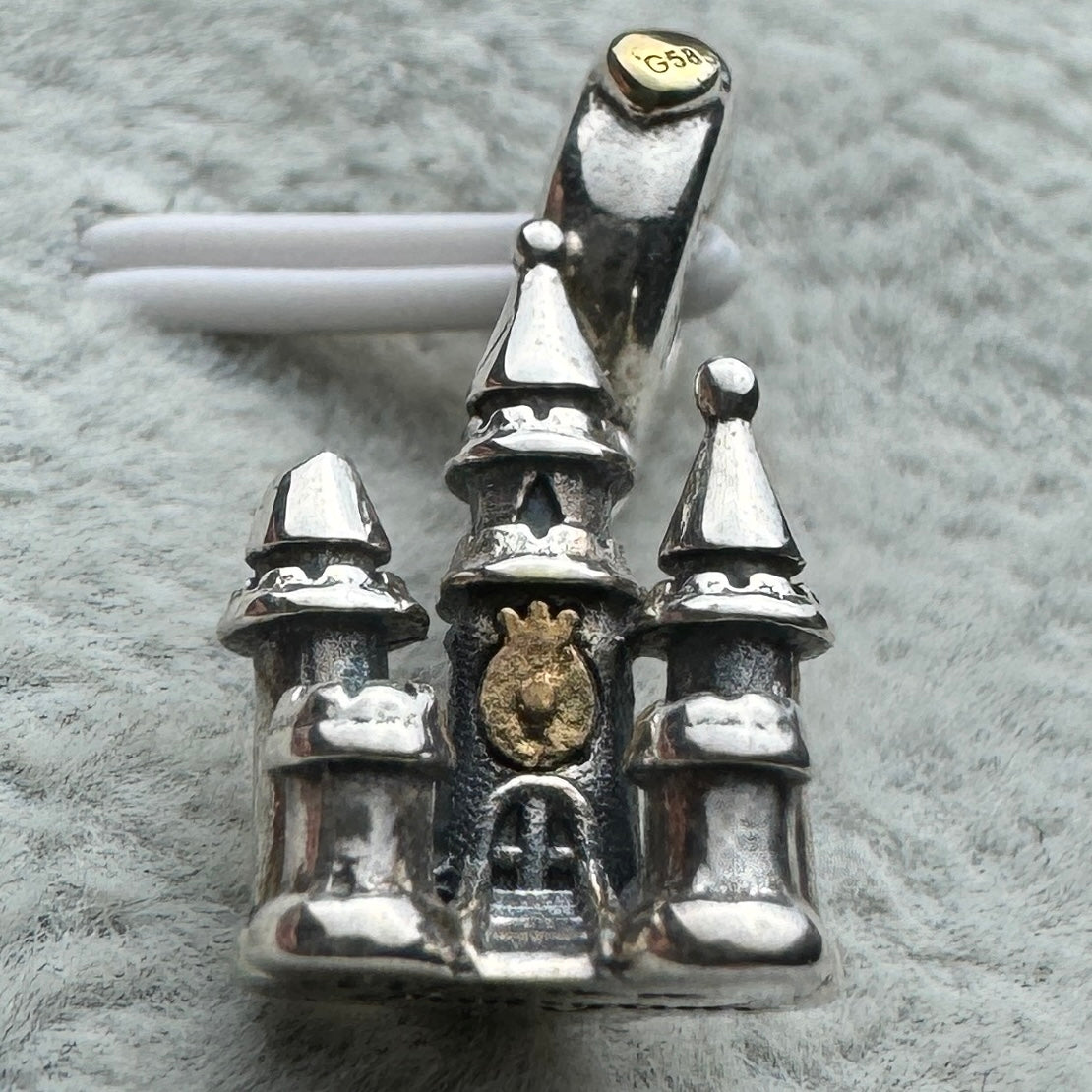 Charm Castillo Pandora Vista Frontal