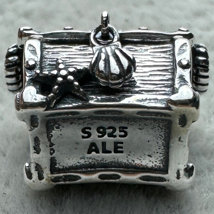 Charm Cofre Marino Concha Y Estrellas Pandora Vista Desde Abajo