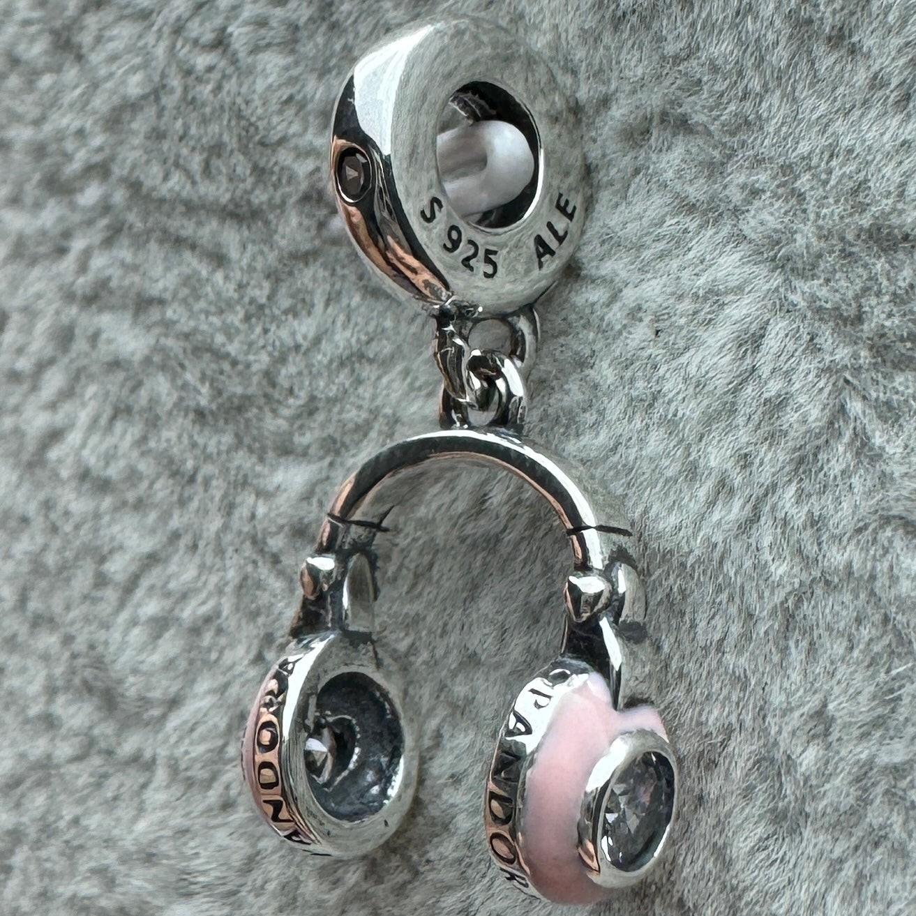 Charm Colgante Audífonos Rosas Pandora Vista Lateral