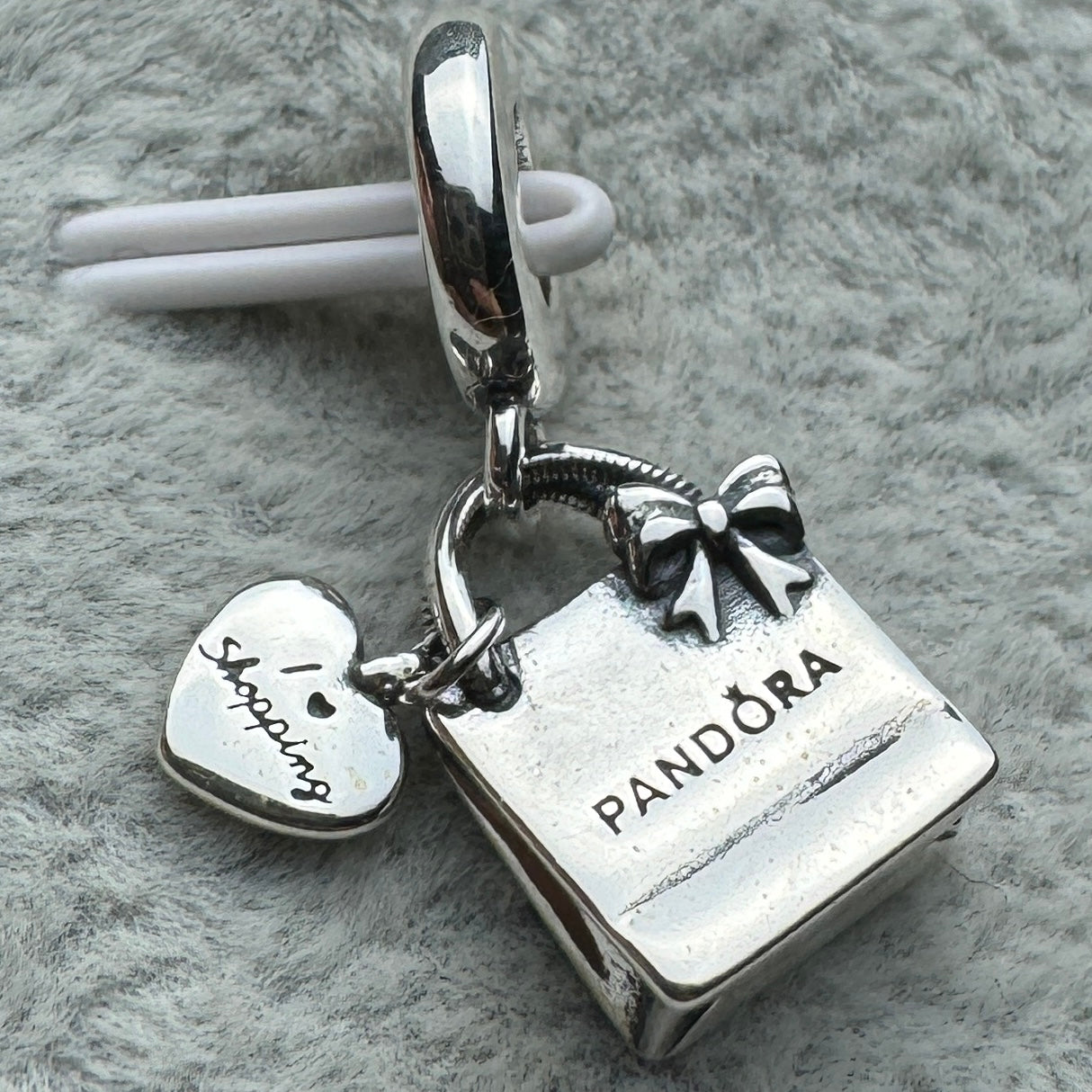 Charm Colgante Bolsa De Compras Pandora Vista Frontal Separado