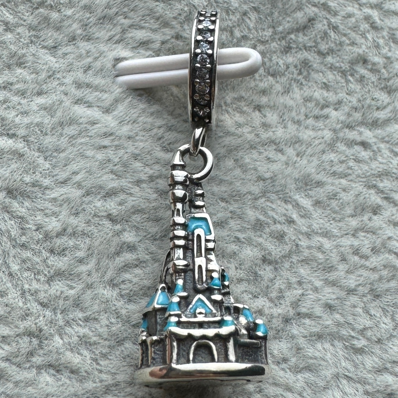 Charm Colgante Castillo DisneyLand Hong Kong 2 Vista Frontal