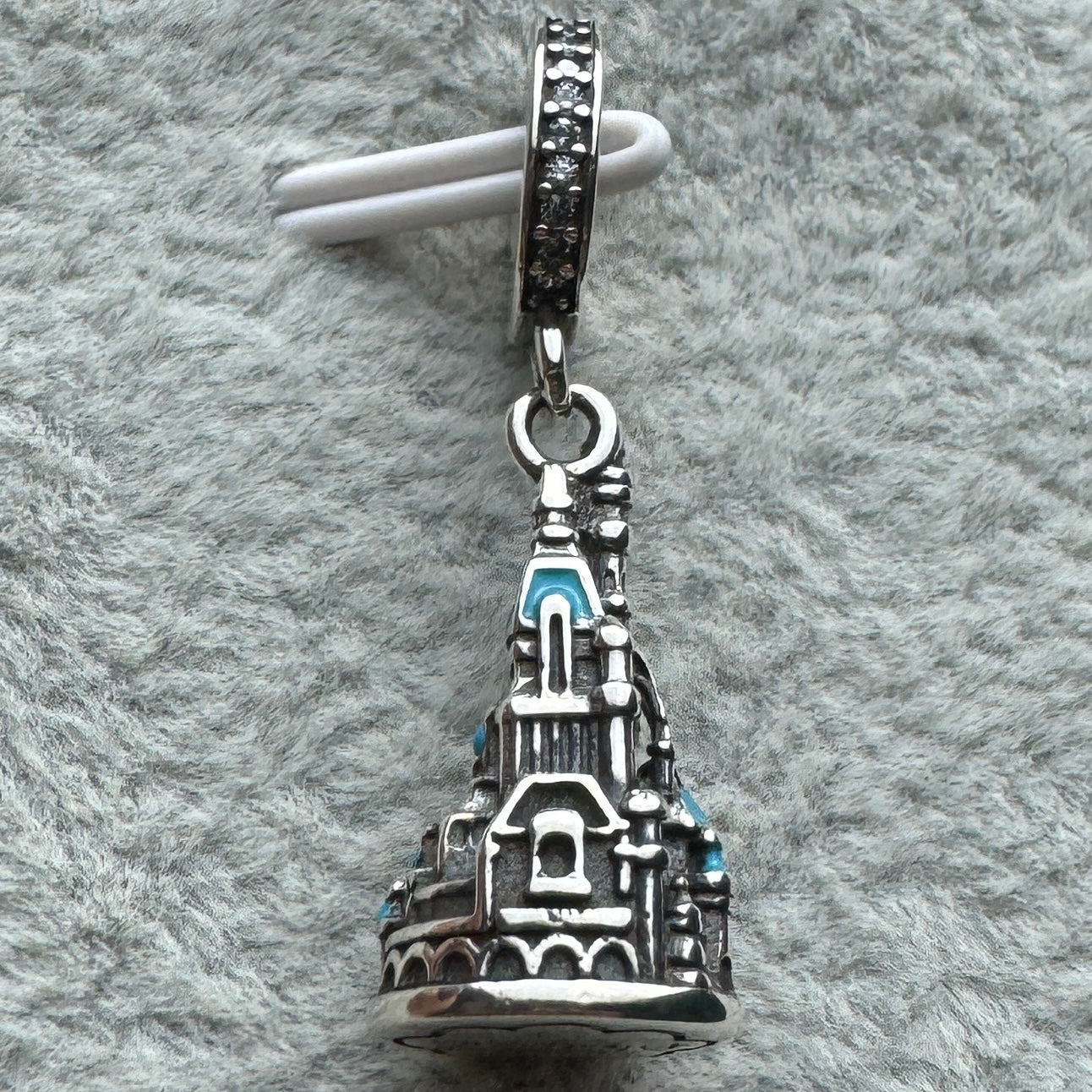 Charm Colgante Castillo DisneyLand Hong Kong 2 Vista Trasera