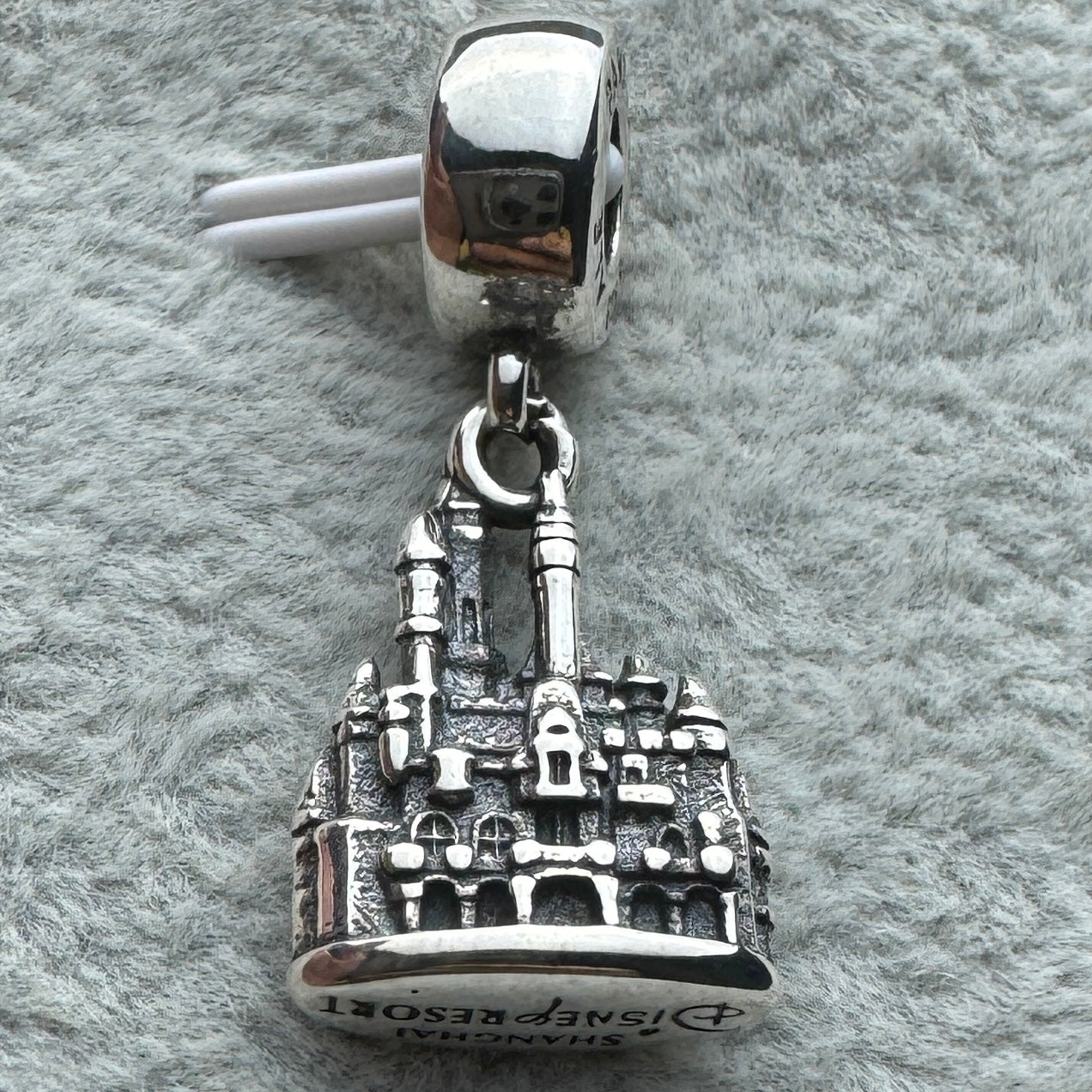 Charm Colgante Castillo Disney Resort Shanghai Vista Trasera