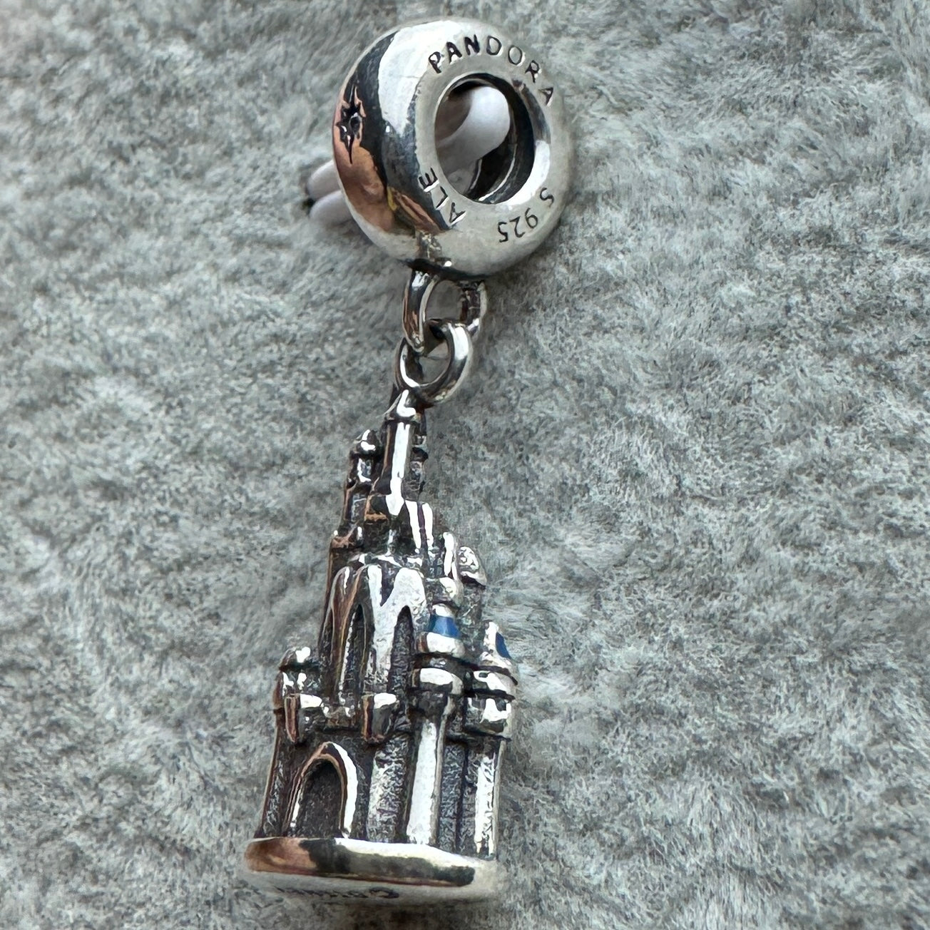 Charm Colgante Castillo Disney Resort Tokio 2 Vista Del Costado