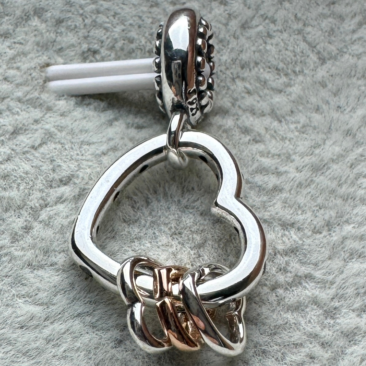Charm Colgante Corazón Con Corazones Pequeños Pandora Vista Desde Atrás