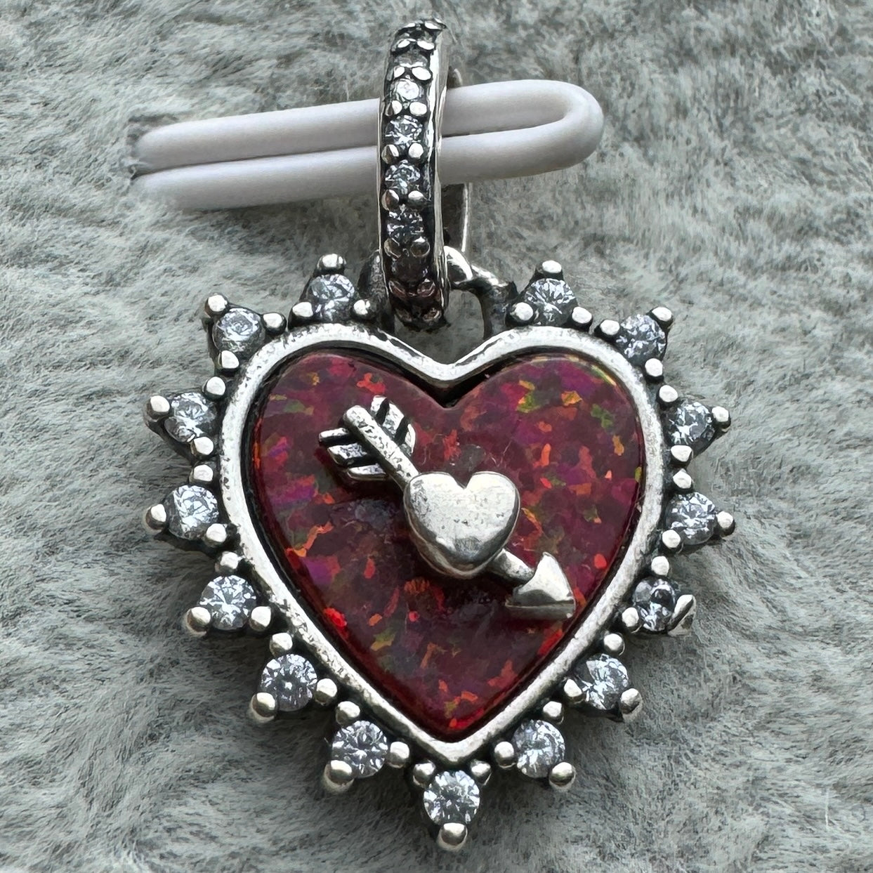 Charm Colgante Corazón Rojo Flecha Giratoria Pandora 1