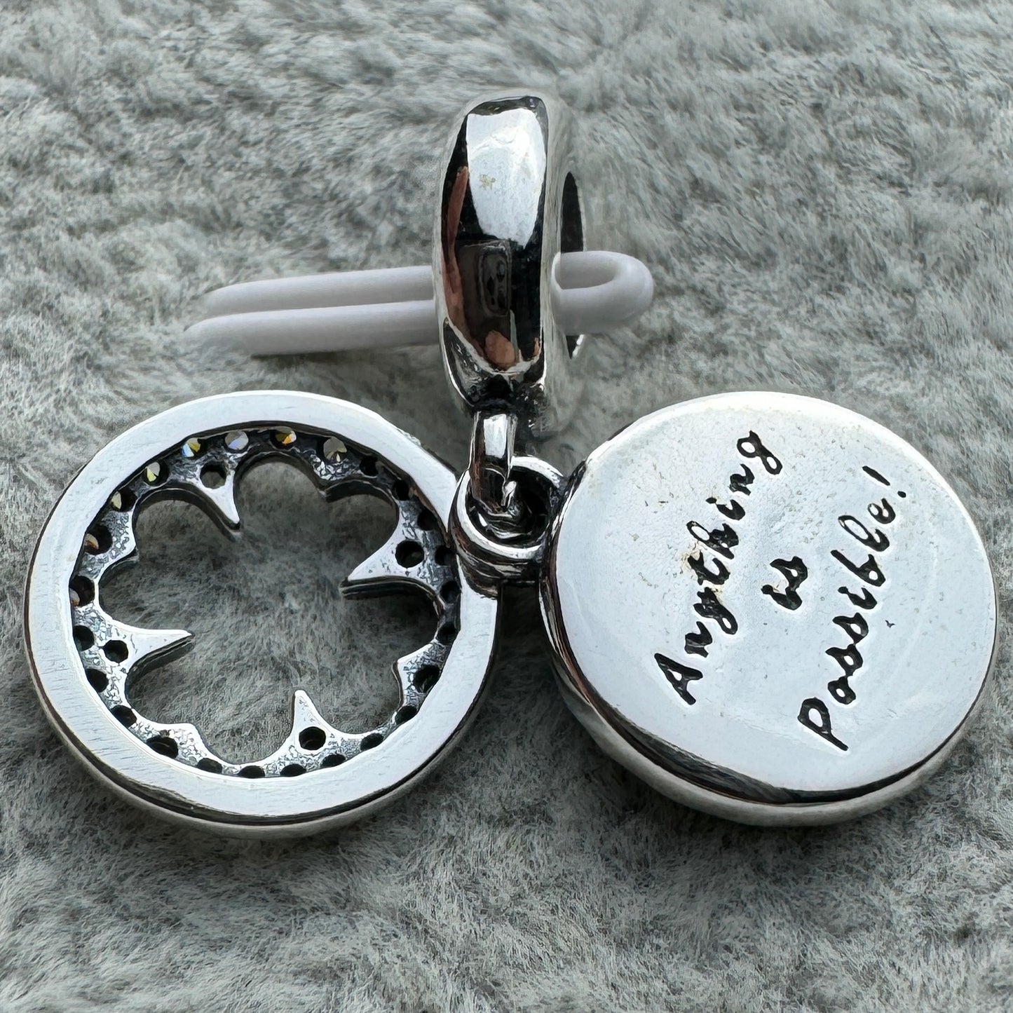Charm Colgante Doble Trébol Brillante Pandora Vista Desde Atrás