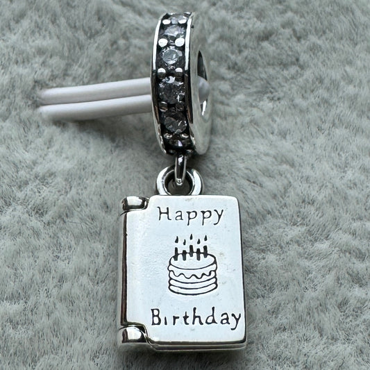 Charm Colgante Libro Que Se Abre Feliz Cumpleaños Pandora Vista Frontal