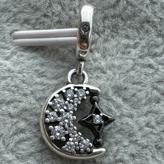 Charm Colgante Luna Y Estrella Giratoria Brillante Pandora Vista Frontal