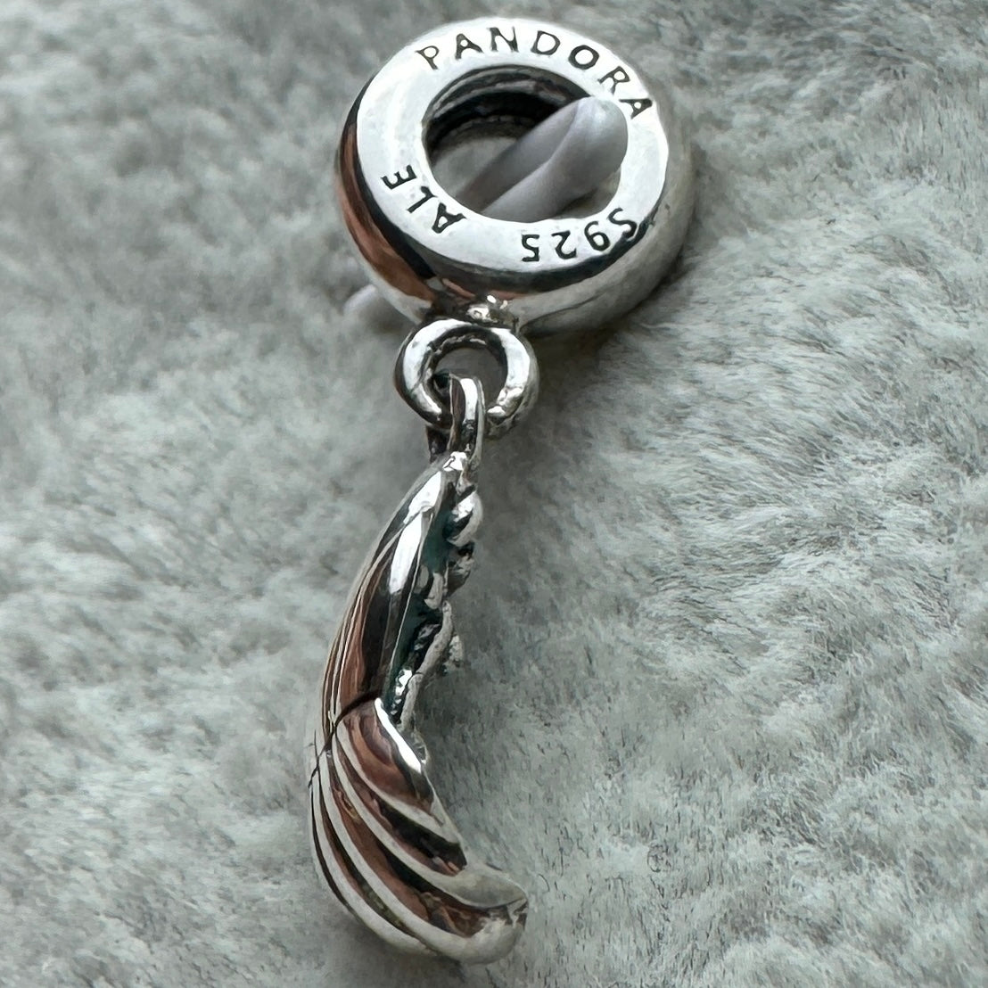 Charm Colgante Princesa Ariel Y Concha Sirenita Disney Pandora Vista Del Costado