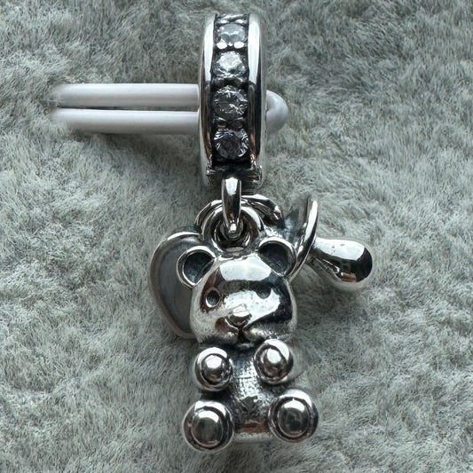 Charm Colgante Triple Bebé Oso, Corazón Y Chupón Pandora Vista Frontal