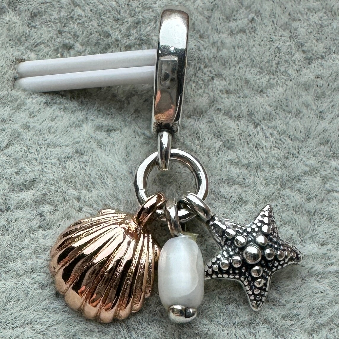Charm Colgante Triple Mar Concha, Perla Y Estrella Pandora Vista Frontal