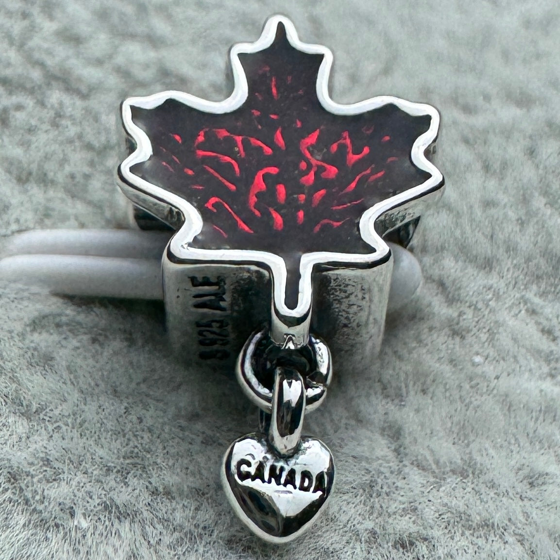 Charm Hoja De Arce Rojo De Canadá Pandora Vista Desde Atrás