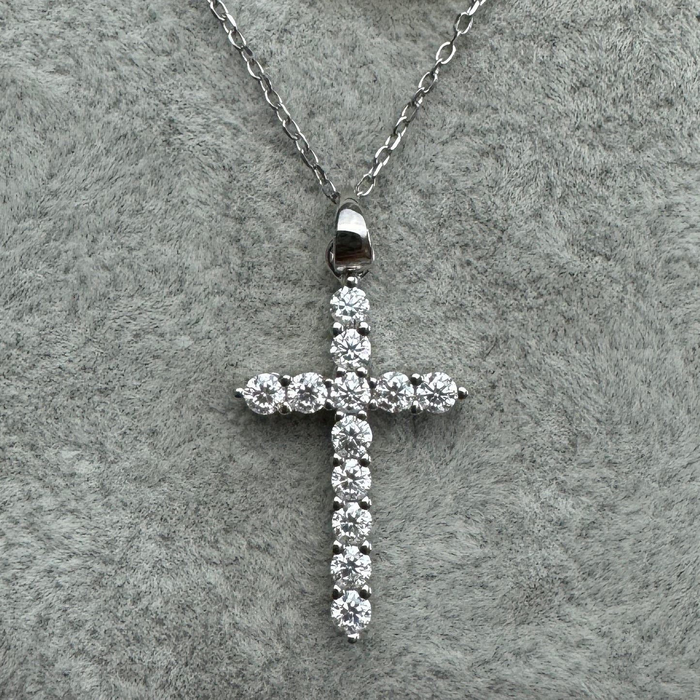 Collar Cruz Moissanita