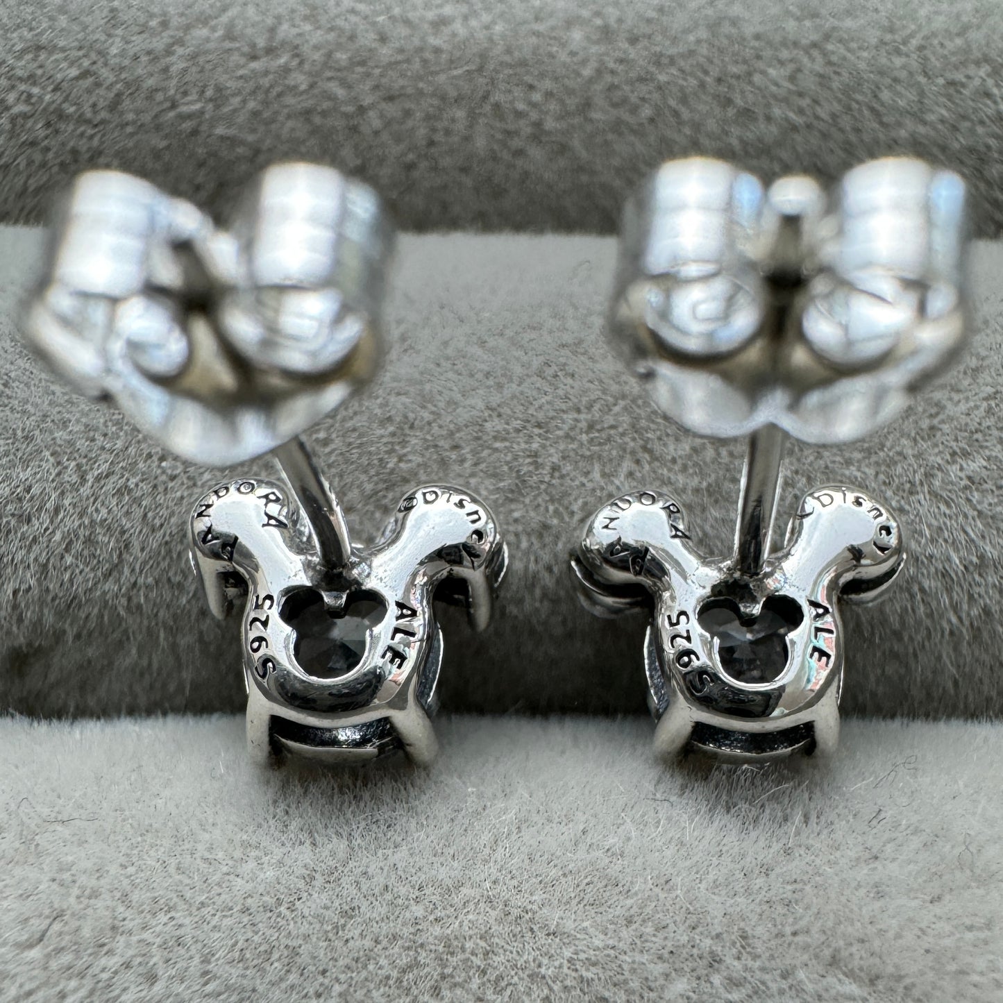 Aretes De Botón Mickey Y Minnie Brillantes Disney