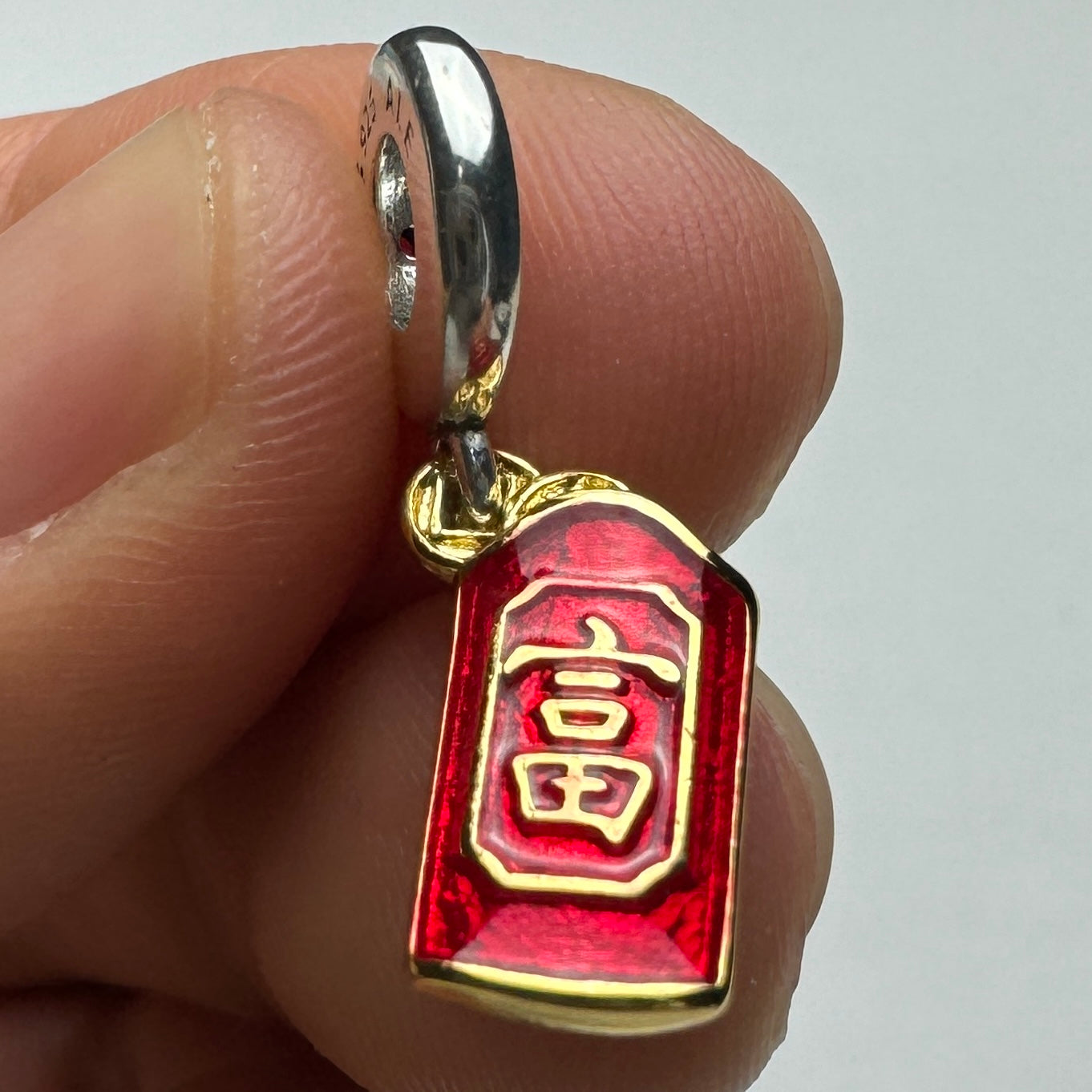 Charm Colgante Sobre De La Suerte