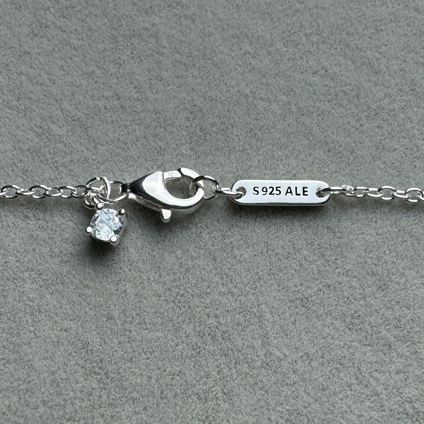 Collar Moño Brillante 45 cm, (Ajustable A 44, 42 Y 38 cm)