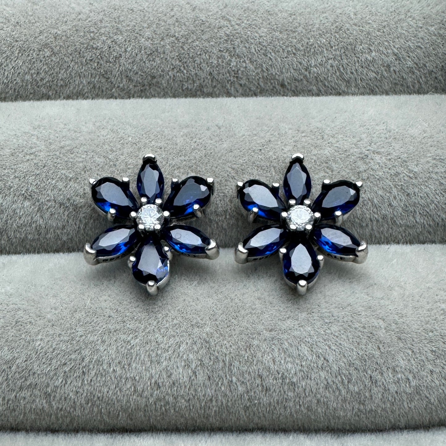 Aretes Flor Azul