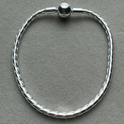 Brazalete Flexible Entrelazado