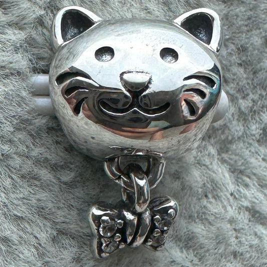 Charm Gato