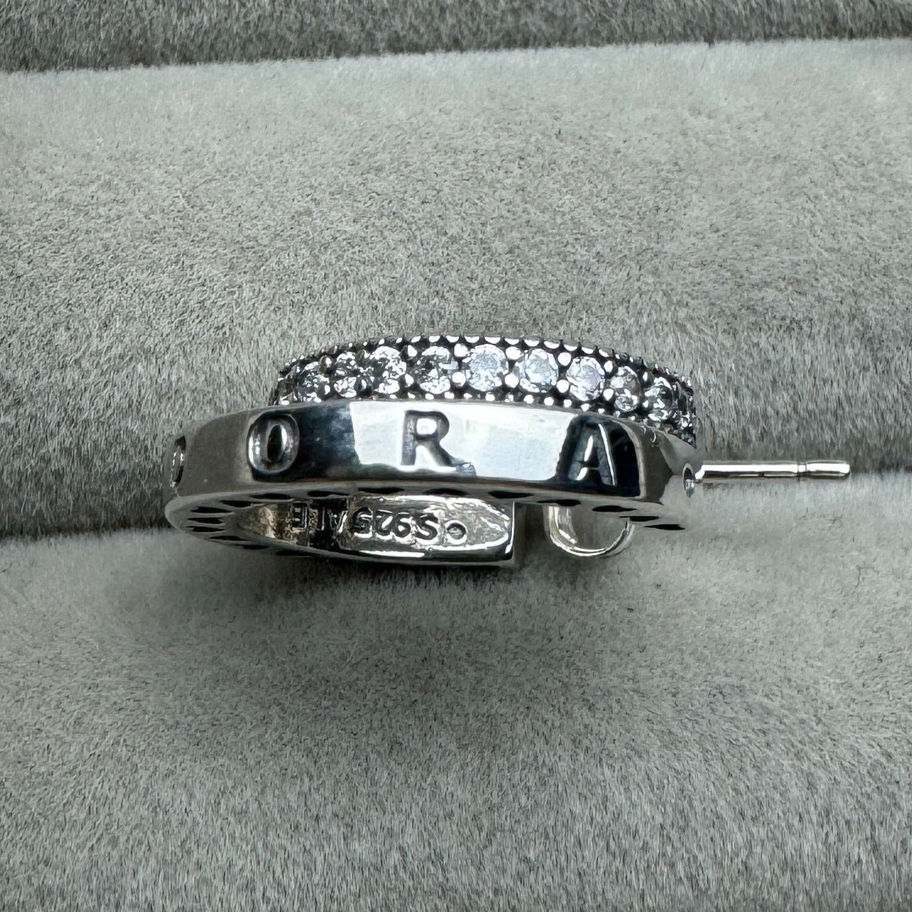 Aretes Logotipo Círculo