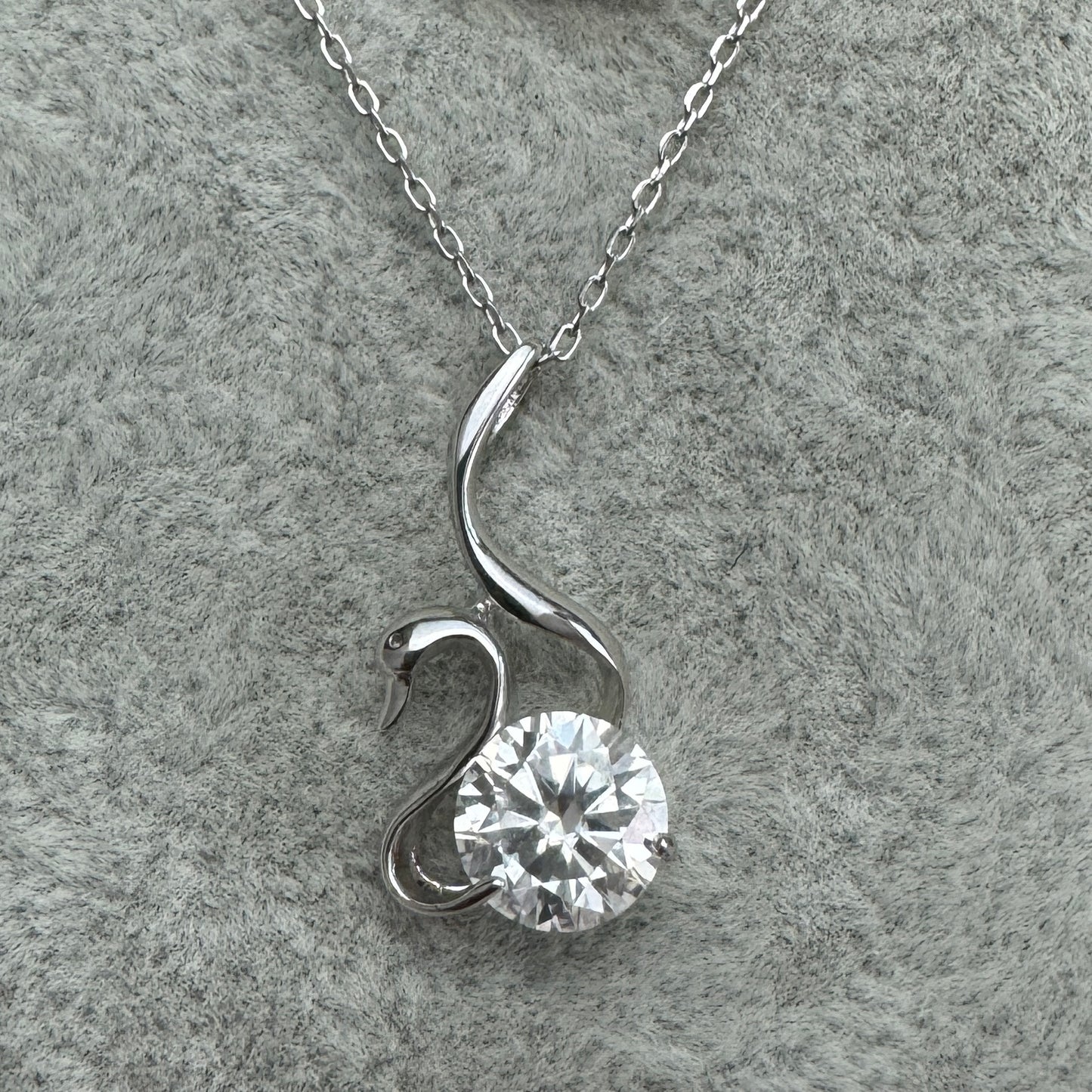 Collar Cisne Moissanita