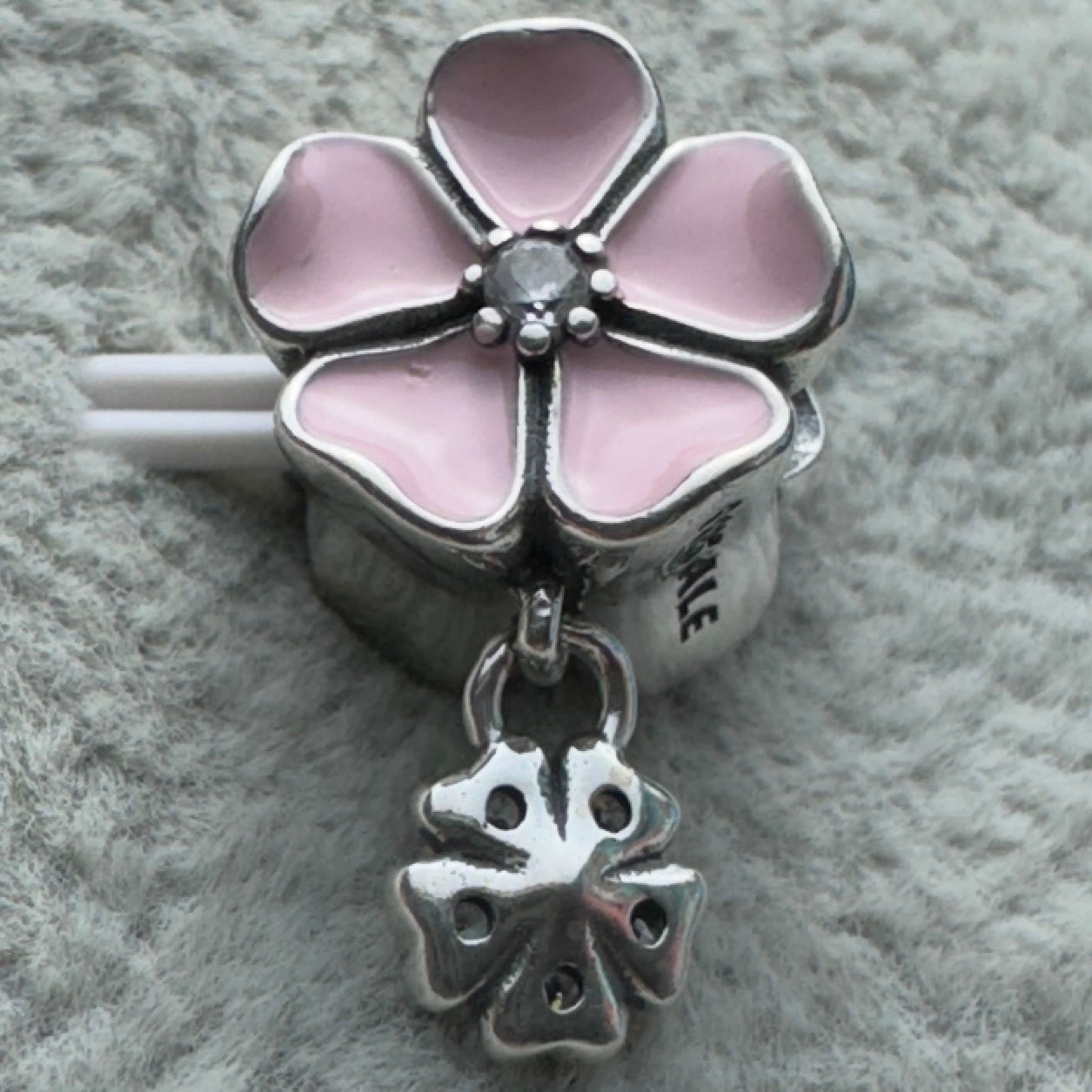 Charm Flor Rosa