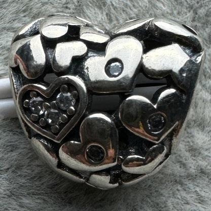 Charm Corazón Y Corazones Pequeños