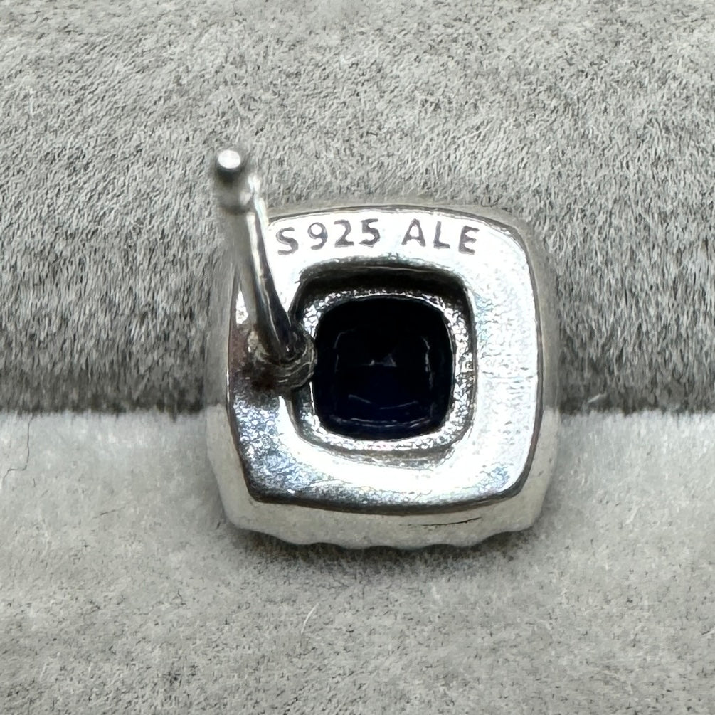 Aretes Halo Cuadrado Azul