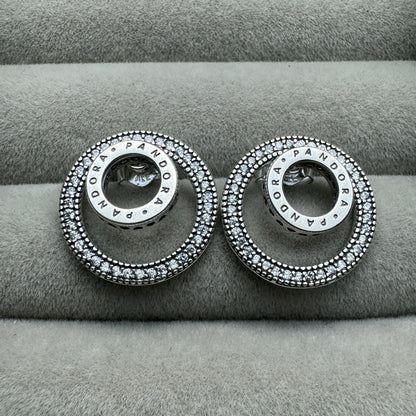Aretes Pavé Y Logotipo