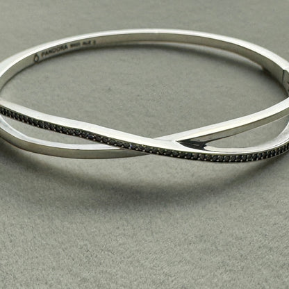 Brazalete Rígido Entrelazado