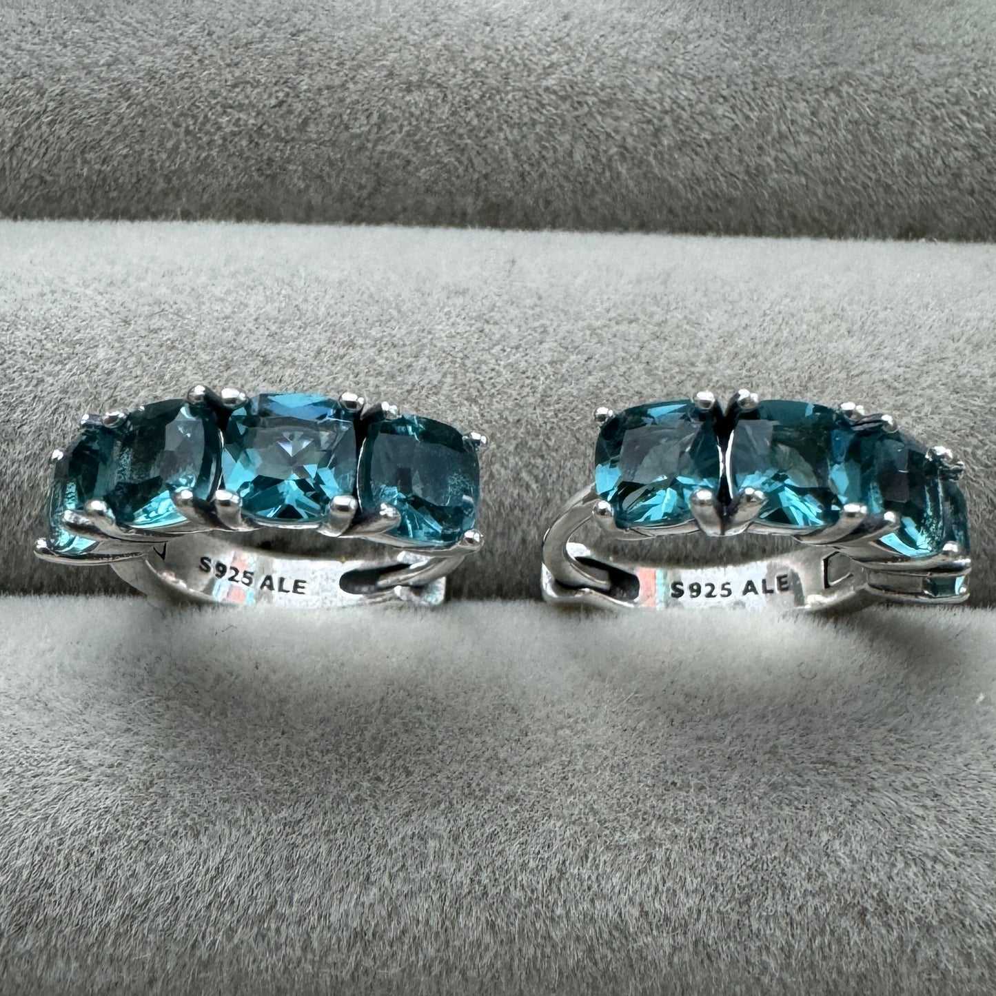 Aretes De Aro Azul Claro