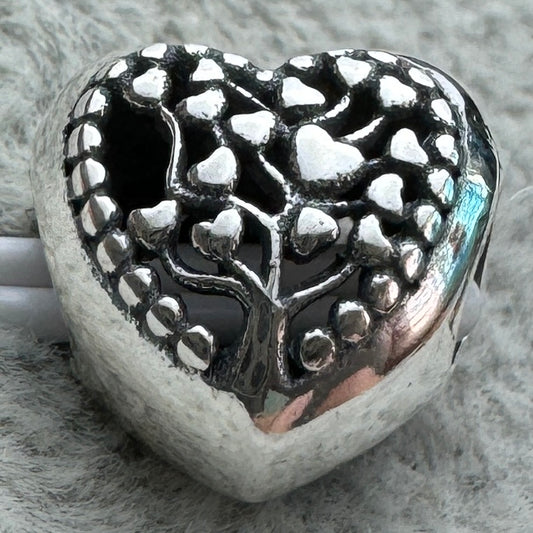 Charm Corazón Árbol Familiar (Love Makes A Family)